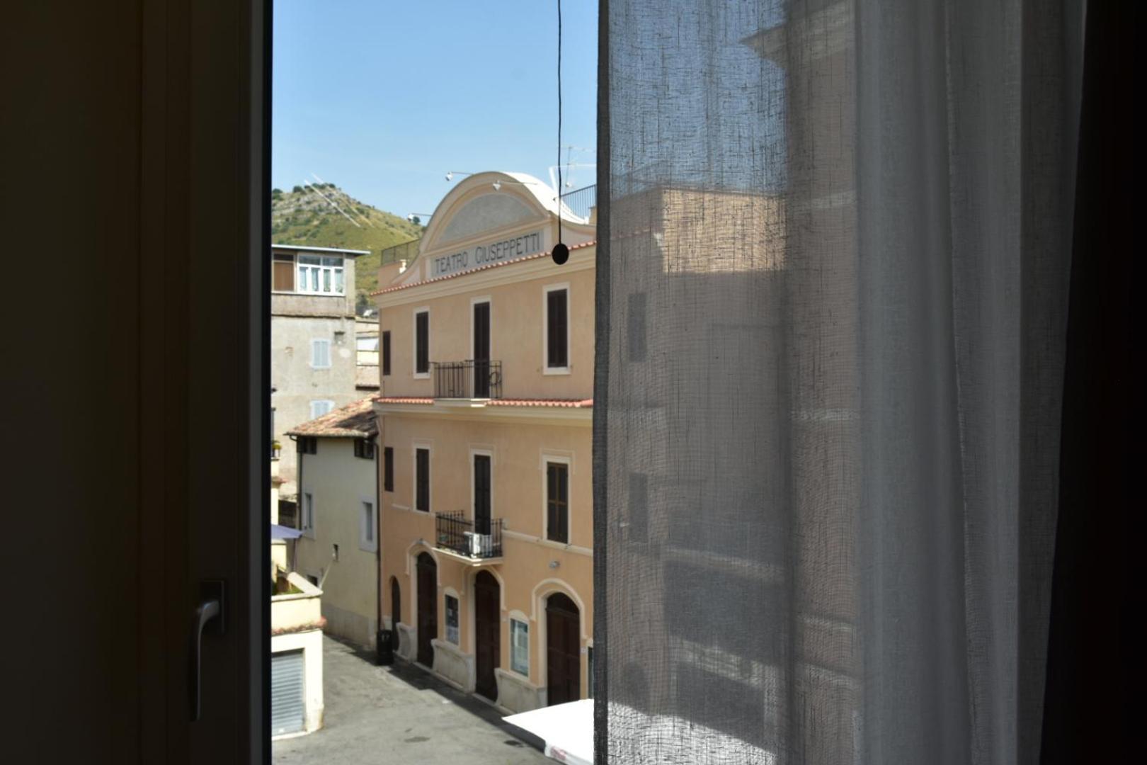 Mom Apartment Rooms&Suites Tivoli Bagian luar foto