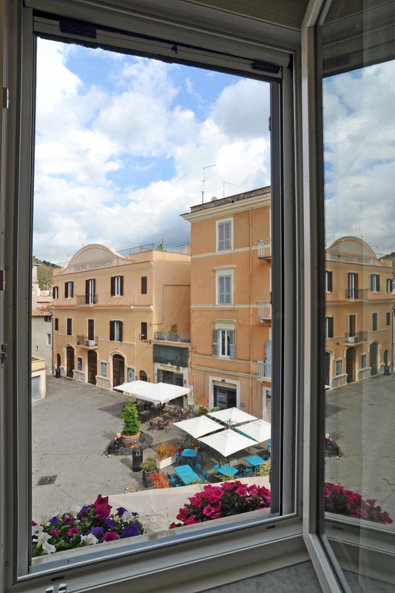 Mom Apartment Rooms&Suites Tivoli Bagian luar foto