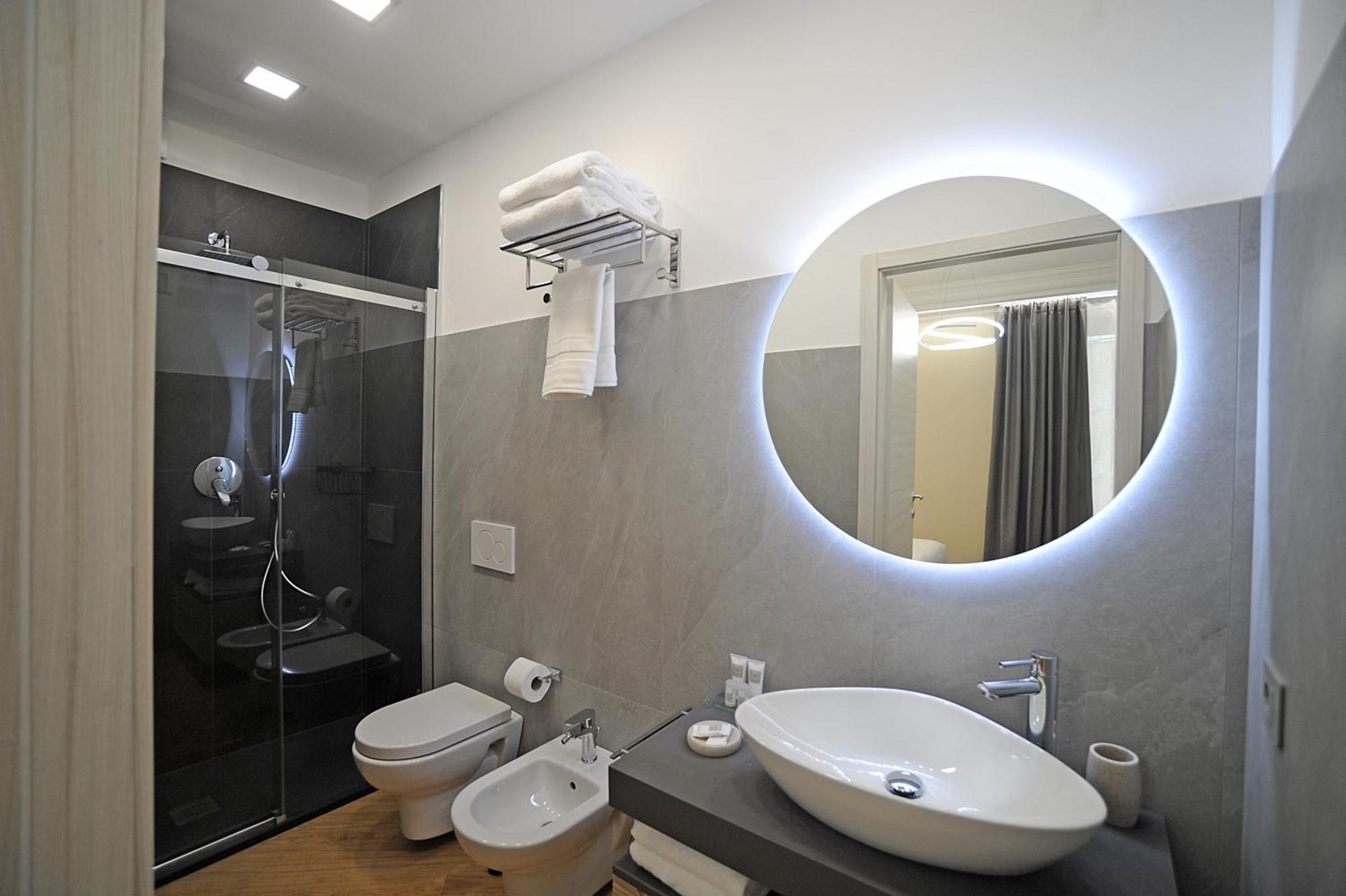 Mom Apartment Rooms&Suites Tivoli Bagian luar foto
