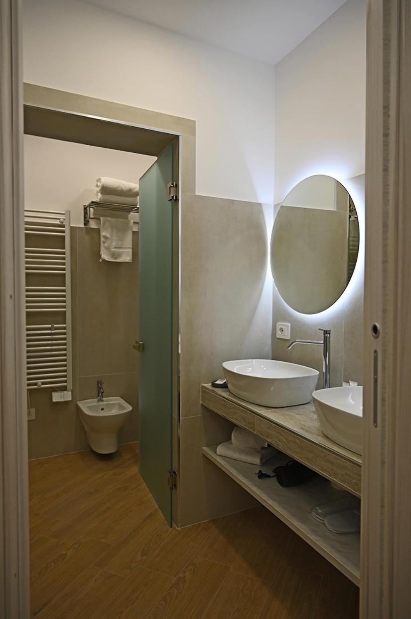 Mom Apartment Rooms&Suites Tivoli Bagian luar foto