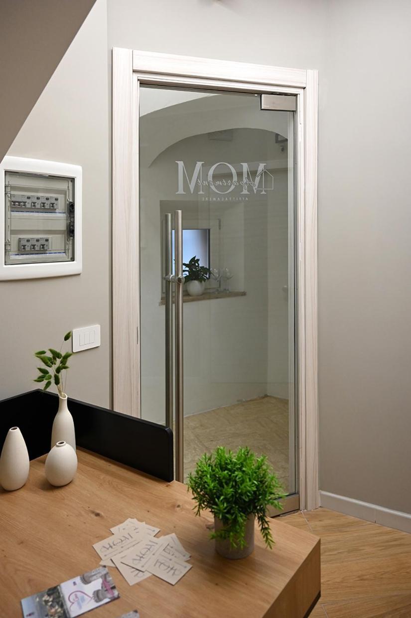 Mom Apartment Rooms&Suites Tivoli Bagian luar foto