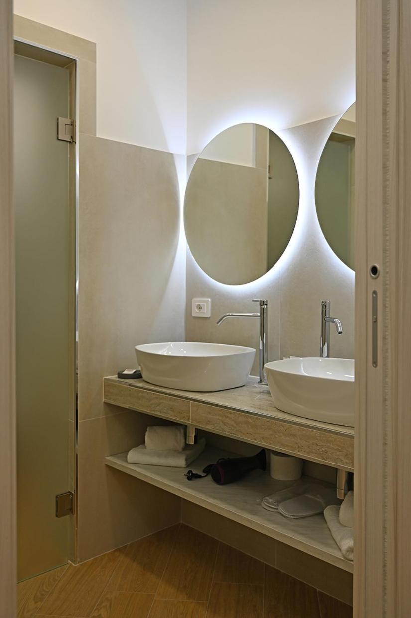 Mom Apartment Rooms&Suites Tivoli Bagian luar foto
