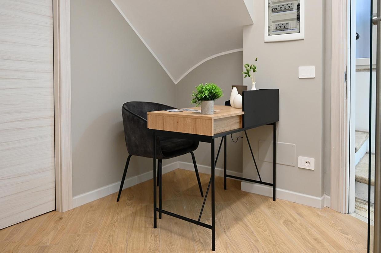 Mom Apartment Rooms&Suites Tivoli Bagian luar foto