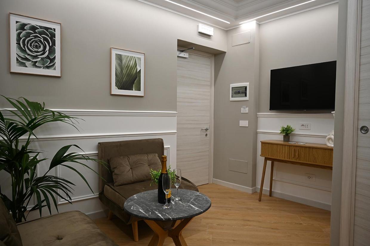 Mom Apartment Rooms&Suites Tivoli Bagian luar foto