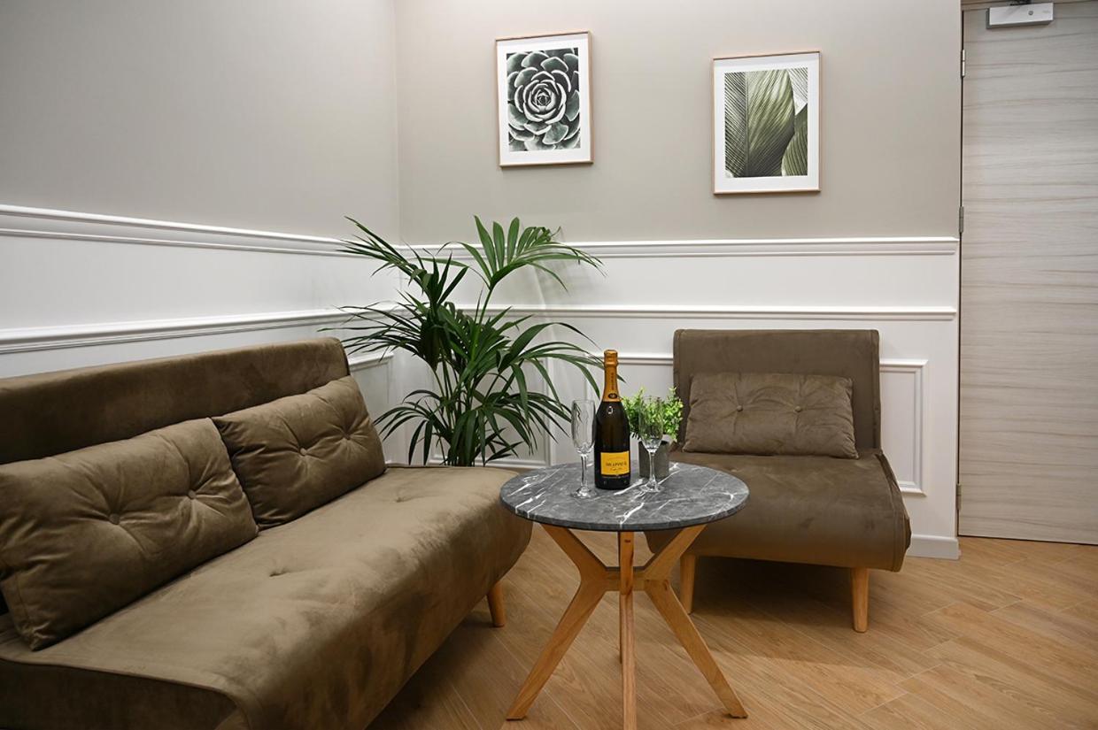 Mom Apartment Rooms&Suites Tivoli Bagian luar foto